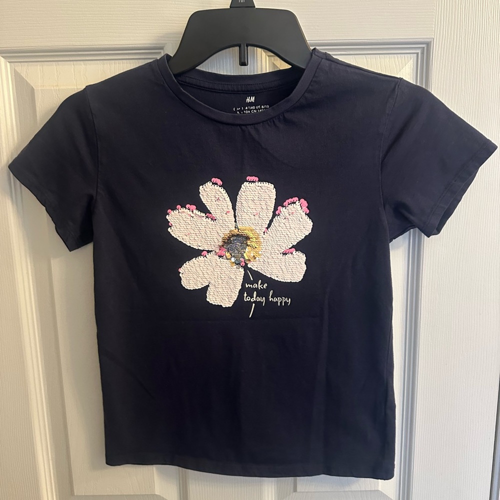 H&M Girls T-shirt 8/10 navy blue Flip sequin flower  short sleeve Spring Summer